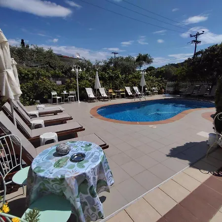 Ioli Luxury لايميناس