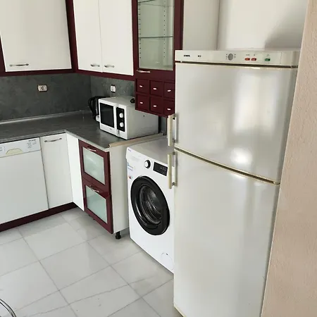 Ioli Luxury لايميناس