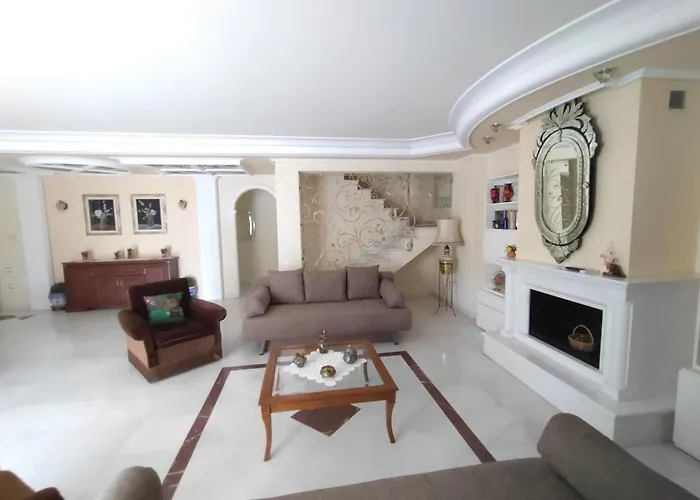 Ioli Luxury * לימנאס
